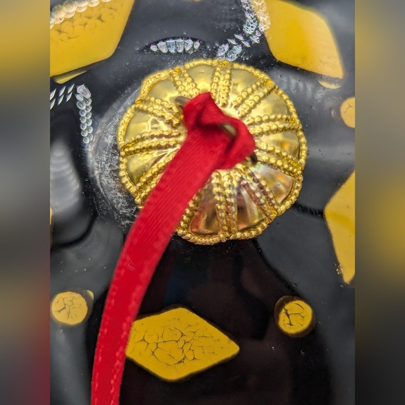 Vera Bradley Suzani CHRISTMAS GLASS BALL ORNAMENT 2011 Keepsake Gift Box - Picture 4 of 8